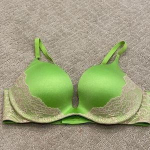 Victoria Secret Push Up Bra